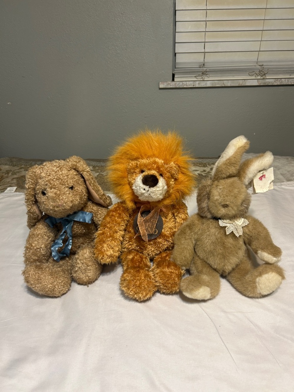 Gund TY Plush lot: Pounce delion,l lion, Reggie bunny, 1991 classic rabbit